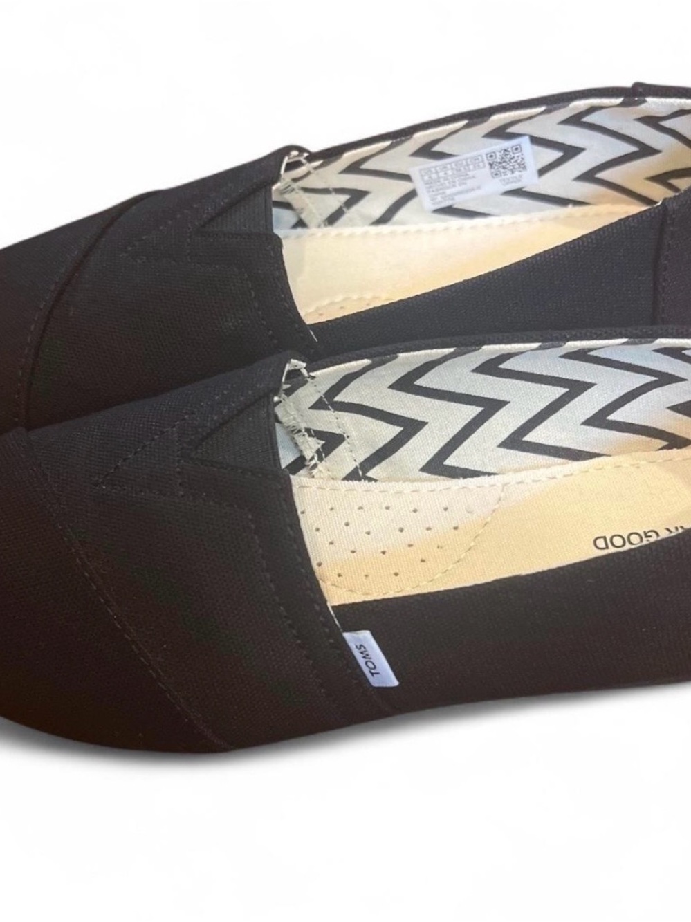TOMS Black Women's Classic Canvas Slip-On, size 6